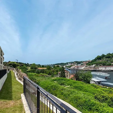 Scenic River-view T1 By Lisbeyond * Vila Nova de Gaia