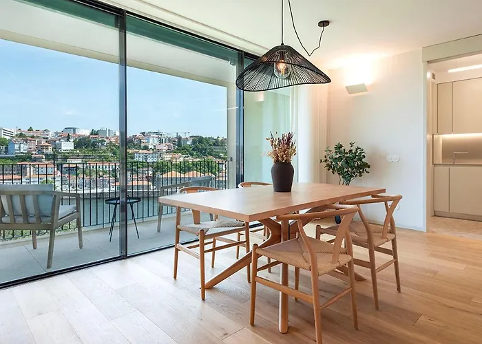 Scenic River-view T1 By Lisbeyond *