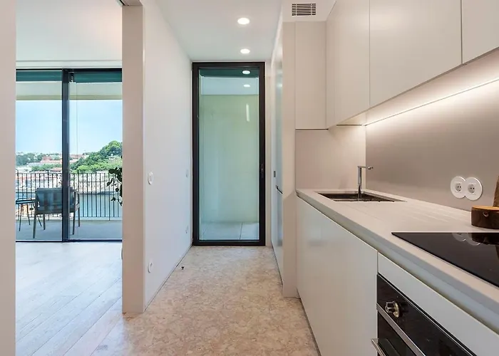 Scenic River-view T1 By Lisbeyond *