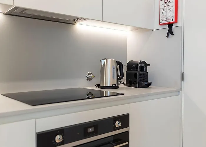 Scenic River-view T1 By Lisbeyond *